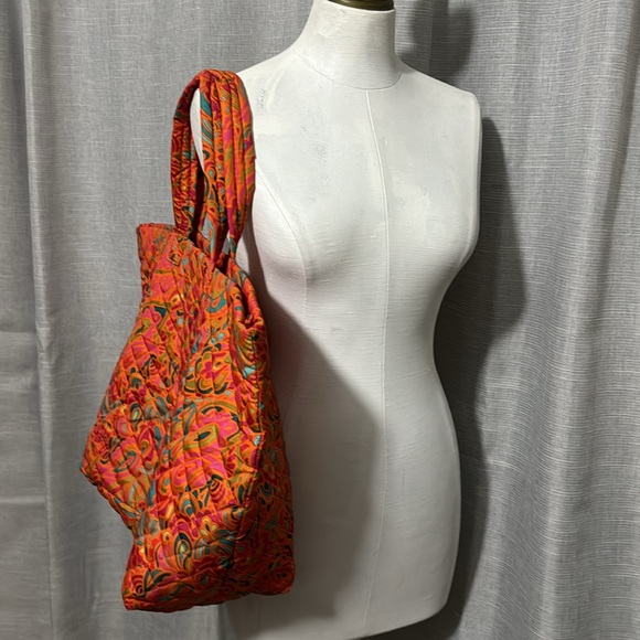 Like New Quilted Zip Top Tote-Vibrant Paisley Print-Shoulder Straps - Picture 6 of 16
